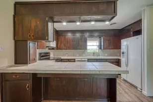 506 E Wallace St, Llano, TX 78643 - Photo 12