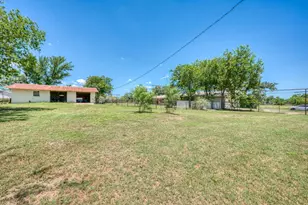 506 E Wallace St, Llano, TX 78643 - Photo 32