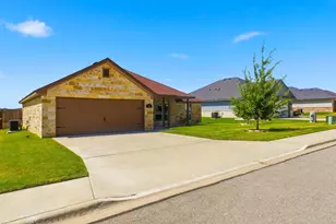 117 Elmer Ave, Burnet, TX 78611 - Photo 2
