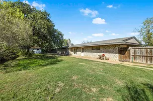 1401 Brazos St, Marble Falls, TX 78654 - Photo 2