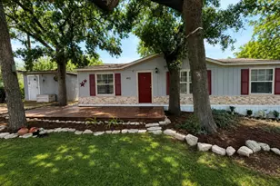 402 Co Rd 126A, Kingsland, TX 78639 - Photo 1