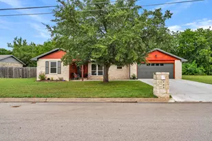 703 Kincheloe, Burnet, TX 78611 - Photo 2