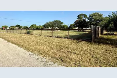 1519 Lakeview Dr, Tow, TX 78672 - Photo 10
