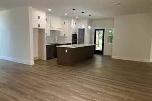 804 Hi Cir W, Horseshoe Bay, TX 78657 - Photo 2