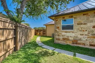 804 Four Oaks, Marble Falls, TX 78654 - Photo 24