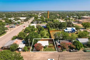 103 E Lampasas St, Llano, TX 78643 - Photo 22