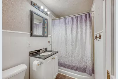 103 E Lampasas Street, Llano, TX 78643 - Photo 14