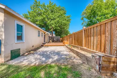 103 E Lampasas Street, Llano, TX 78643 - Photo 20