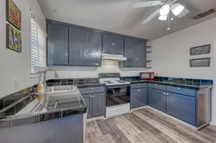 103 E Lampasas St, Llano, TX 78643 - Photo 10
