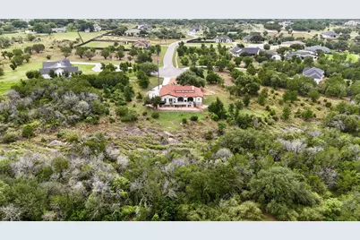 124 Trophy Oak Trl Trail, Marble Falls, TX 78654 - Photo 4