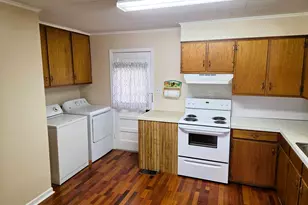 903 Wright St, Llano, TX 78643 - Photo 8
