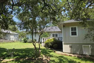 1102 F Ave, Marble Falls, TX 78654 - Photo 6