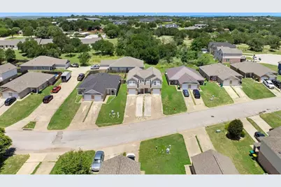709 Claremont Pkwy, Marble Falls, TX 78654 - Photo 2