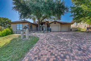 131 Florentine, Horseshoe Bay, TX 78657 - Photo 2