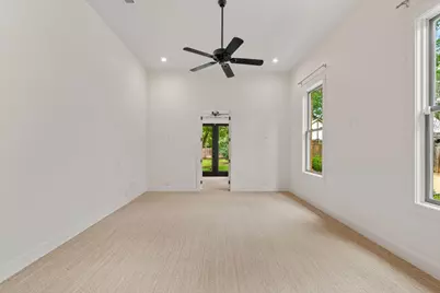 509 W Austin St, Fredericksburg, TX 78624 - Photo 24
