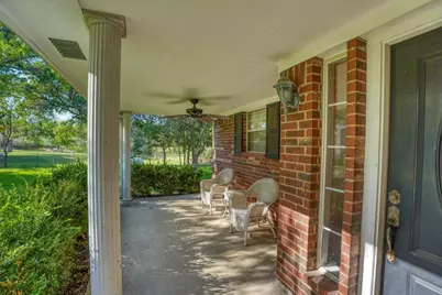 220 W Lakecrest, Bluffton, TX 78607 - Photo 4