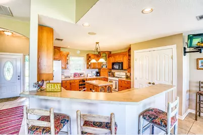 220 W Lakecrest, Bluffton, TX 78607 - Photo 6