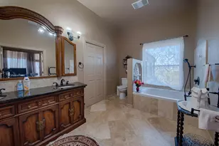 421 Chimney Cove Dr, Marble Falls, TX 78654 - Photo 16