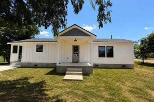 1310 Walnut St, Llano, TX 78643 - Photo 1