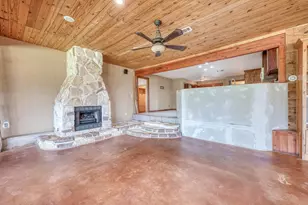 4047 River Oaks Dr, Kingsland, TX 78639 - Photo 10