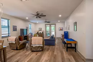 638 Oak Ln, Cottonwood Shores, TX 78657 - Photo 10