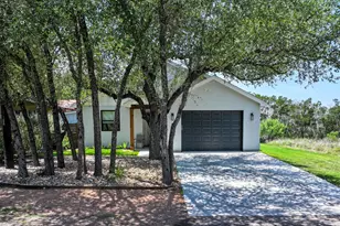638 Oak Ln, Cottonwood Shores, TX 78657 - Photo 2