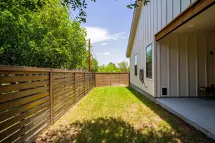 638 Oak Ln, Cottonwood Shores, TX 78657 - Photo 26