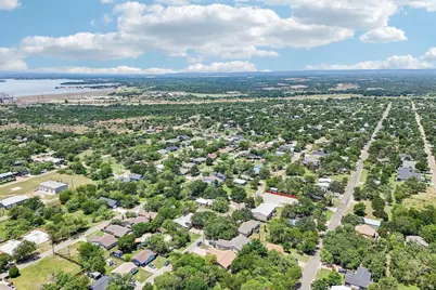 611 Magnolia Ln, Cottonwood Shores, TX 78657 - Photo 4