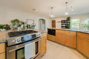 121 Margot Ln, Spicewood, TX 78669 - Photo 8