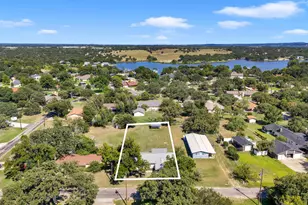 210 Robin Rd, Highland Haven, TX 78654 - Photo 2