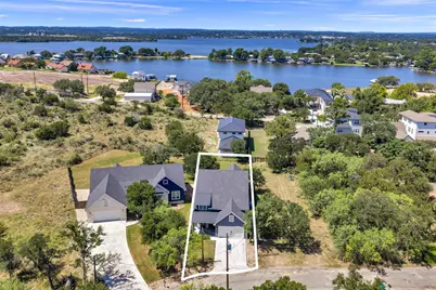 824 Woodland Hills Dr, Granite Shoals, TX 78654 - Photo 4