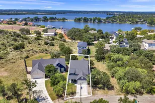 824 Woodland Hills Dr, Granite Shoals, TX 78654 - Photo 4