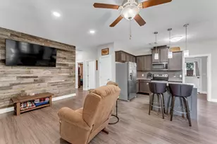 102 Fox Cir, Burnet, TX 78611 - Photo 4