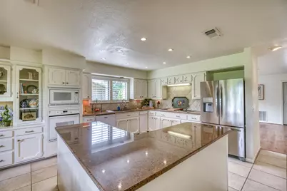618 Hi Stirrup, Horseshoe Bay, TX 78657 - Photo 10