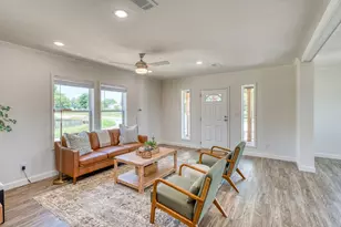 1200 E Green St, Llano, TX 78643 - Photo 8