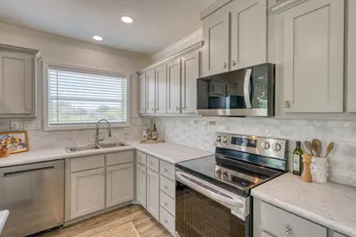 1200 E Green Street, Llano, TX 78643 - Photo 14