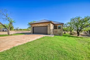 302 Parallel Cir, Horseshoe Bay, TX 78657 - Photo 1