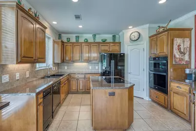 105-D Lachite, Horseshoe Bay, TX 78657 - Photo 8