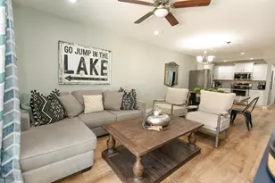 104 Cove E, Horseshoe Bay, TX 78657 - Photo 14