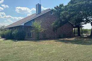 690 Ancient Oaks Dr, Marble Falls, TX 78654 - Photo 4