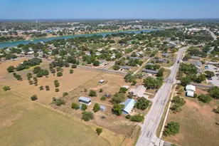 1207 W Haynie St, Llano, TX 78643 - Photo 1