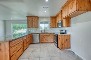 1207 W Haynie St, Llano, TX 78643 - Photo 6