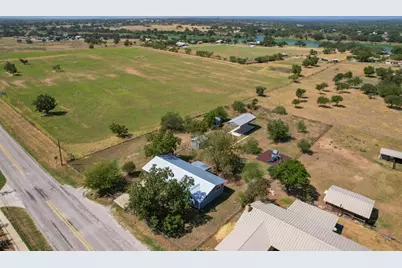 1207 W Haynie Street, Llano, TX 78643 - Photo 2