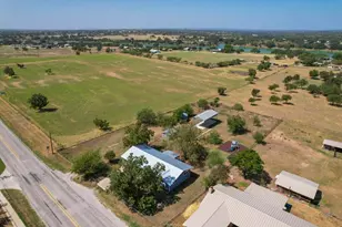 1207 W Haynie St, Llano, TX 78643 - Photo 2