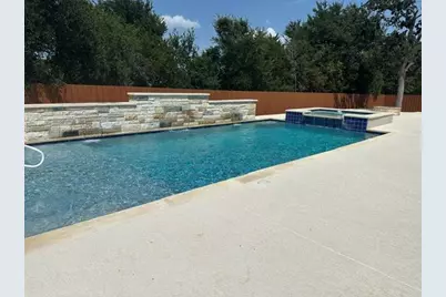 207 Buckingham, Marble Falls, TX 78654 - Photo 2