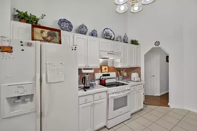 27 Fairway Lane, Meadowlakes, TX 78654 - Photo 8