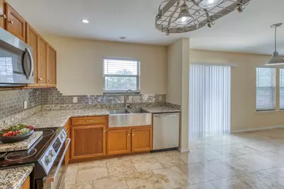 94 E Wildflower, Marble Falls, TX 78654 - Photo 6