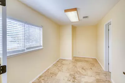 94 E Wildflower, Marble Falls, TX 78654 - Photo 12