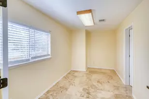 94 E Wildflower, Marble Falls, TX 78654 - Photo 12