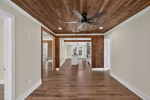 1109 Hickory St, Llano, TX 78643 - Photo 4